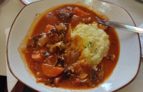 Beef with Mashed potatoes - Jack's Cafe Cusco - Liv breaks the kitchen